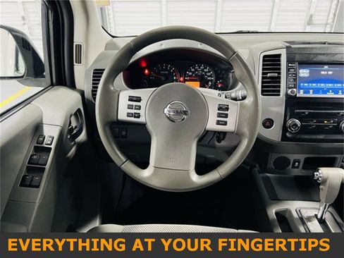 Used 2019 Nissan Frontier SV image 5