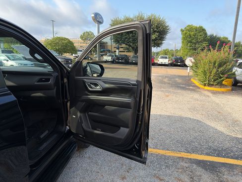 Used 2024 Chevrolet Suburban RST w/ Luxury Package AWD/4WD image 26