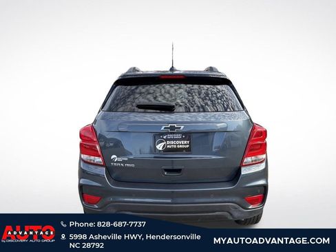 Used 2022 Chevrolet Trax LT w/ Driver Confidence Package image 4