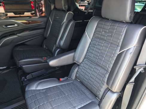 Used 2022 Cadillac Escalade ESV Sport Platinum w/ LPO, Floor Liner Package AWD/4WD image 24