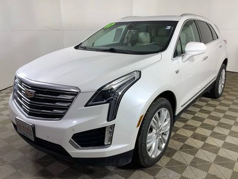 Used 2017 Cadillac XT5 Premium Luxury AWD/4WD image 2