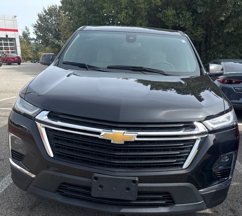 Used 2022 Chevrolet Traverse LS AWD/4WD image 2