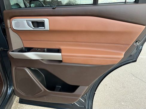 Used 2023 Ford Explorer King Ranch w/ Technology Package image 40