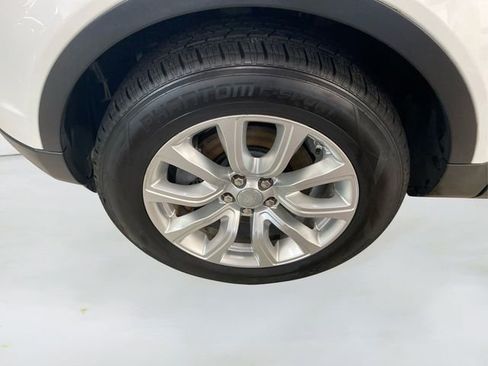 Used 2017 Land Rover Range Rover Evoque SE image 17