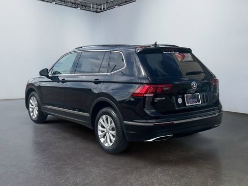 Used 2018 Volkswagen Tiguan SE w/ Panoramic Sunroof Package image 7