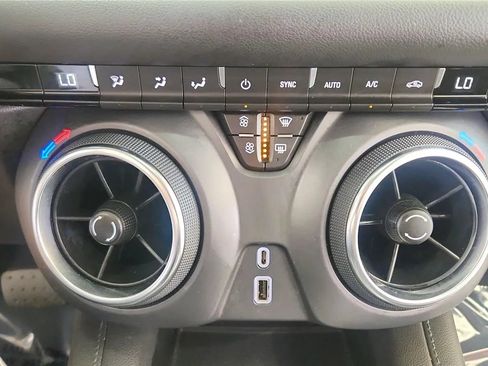 Used 2021 Chevrolet Blazer LT FWD image 29