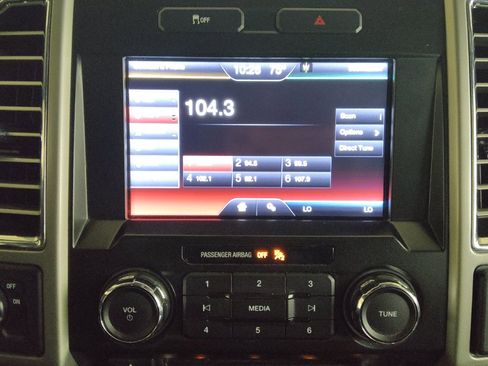 Used 2015 Ford F150 Lariat RWD image 25