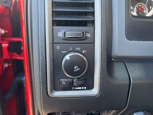 Used 2017 RAM 1500 Express image 12