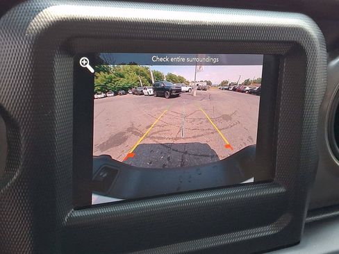 Used 2022 Jeep Gladiator Sport AWD/4WD image 18
