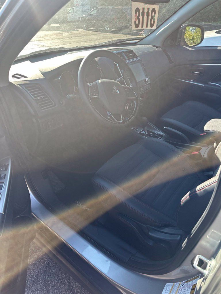 Used 2026 Mitsubishi Outlander Sport SE AWD/4WD image 8