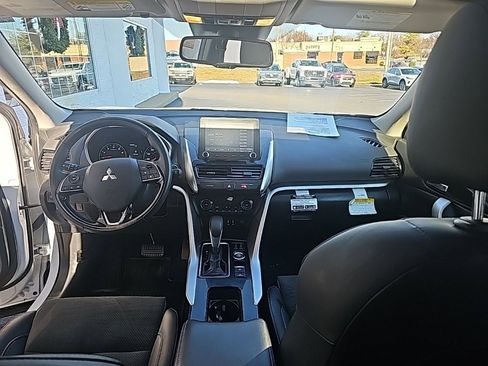 Used 2024 Mitsubishi Eclipse Cross SE image 13