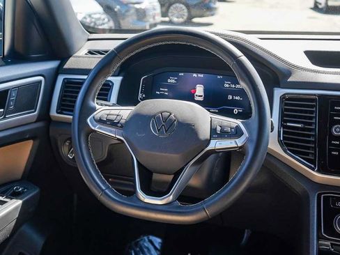 Used 2023 Volkswagen Atlas Cross Sport SE w/ Panoramic Sunroof Package FWD image 15