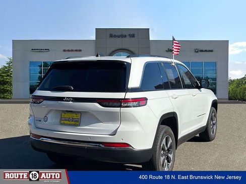 Used 2022 Jeep Grand Cherokee Limited 4xe w/ Luxury Tech Group II AWD/4WD image 4