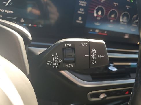 Used 2023 BMW X7 xDrive40i w/ M Sport Package image 36