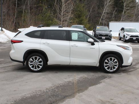Used 2021 Toyota Highlander Limited image 4