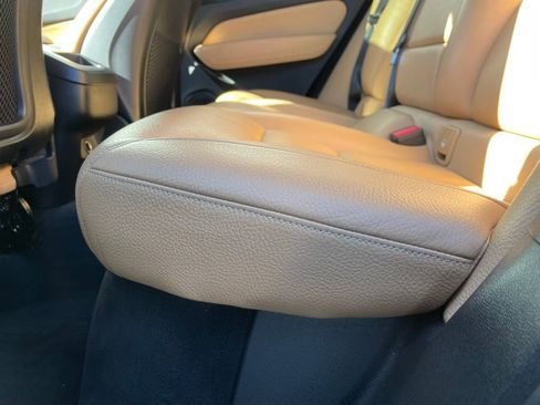 Used 2020 Volvo XC60 T5 Momentum w/ Protection Package Premier image 39