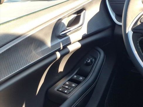 New 2025 Jeep Grand Cherokee 4WD image 13