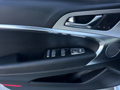 Used 2026 Genesis G70 2.5T Prestige image 12