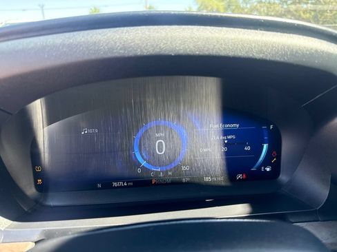 Used 2020 Ford Explorer Platinum w/ Premium Technology Package AWD/4WD image 19
