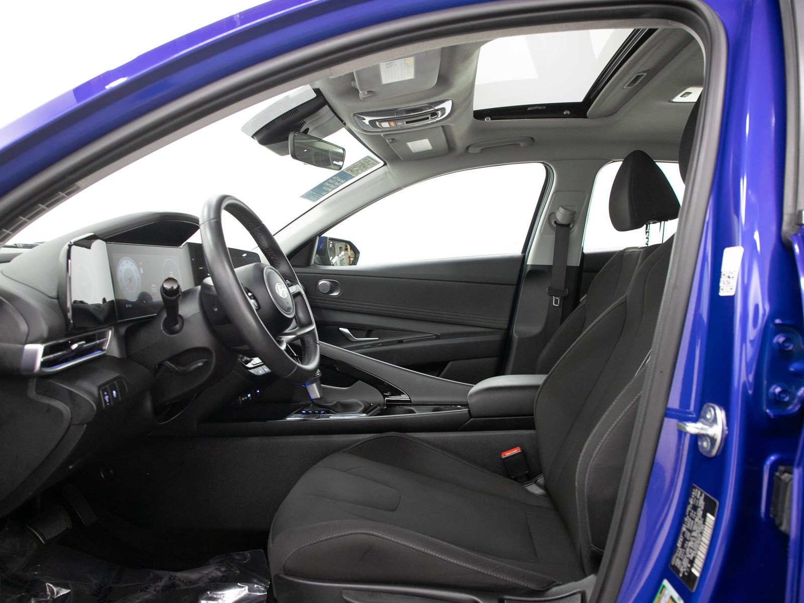 Used 2025 Hyundai Elantra SEL FWD image 21