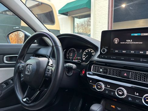 Used 2024 Honda Civic EX image 36