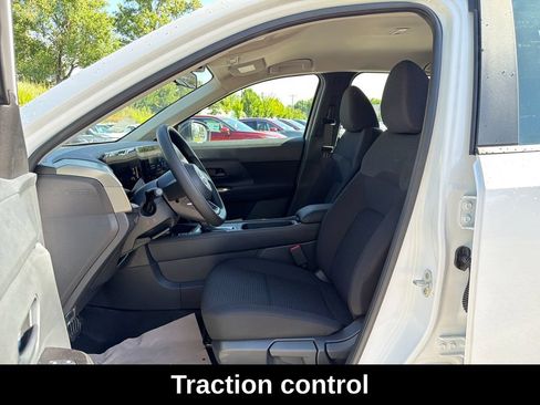 Used 2026 Nissan Kicks S FWD image 11