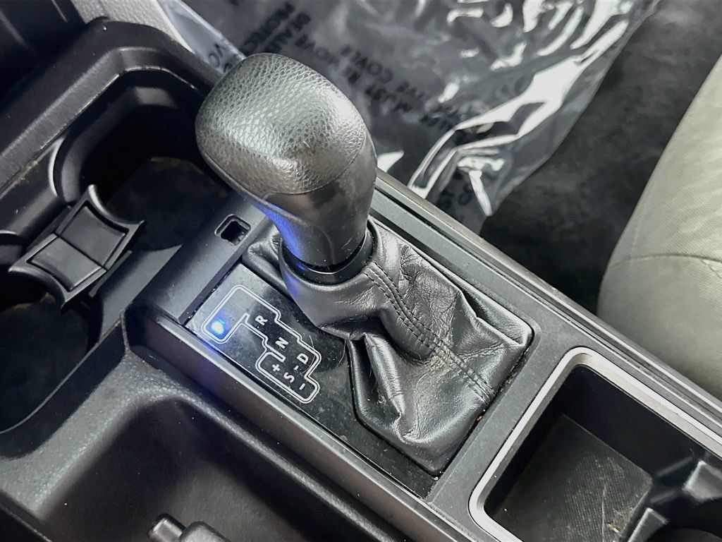 Used 2022 Toyota Tacoma SR RWD image 32