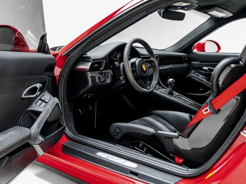 Used 2019 Porsche 911 GT3 RWD image 5