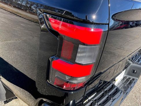 Used 2024 Nissan Frontier S image 30