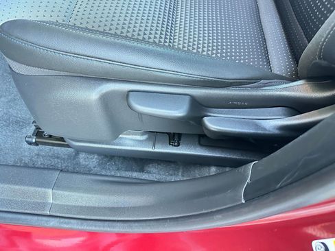 Used 2025 Chevrolet Trax LT image 23