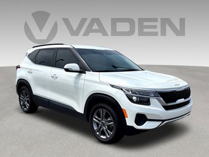 Used 2023 Kia Seltos S w/ Navigation Package