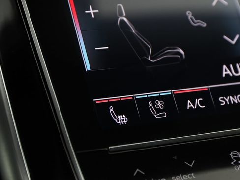 Used 2019 Audi Q8 Prestige image 8