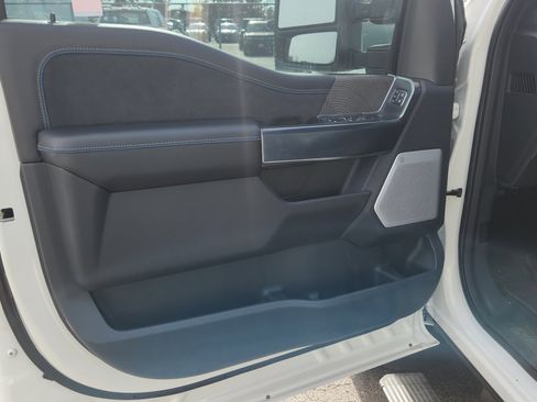 New 2025 Ford F350 Platinum w/ FX4 Off-Road Package image 21