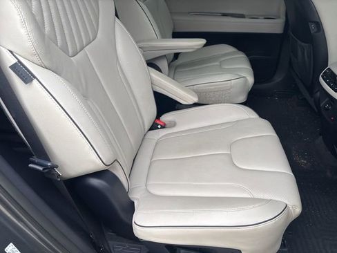 Used 2024 Hyundai Palisade Limited AWD/4WD image 23