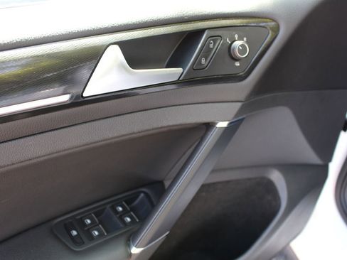 Used 2015 Volkswagen GTI Autobahn image 10