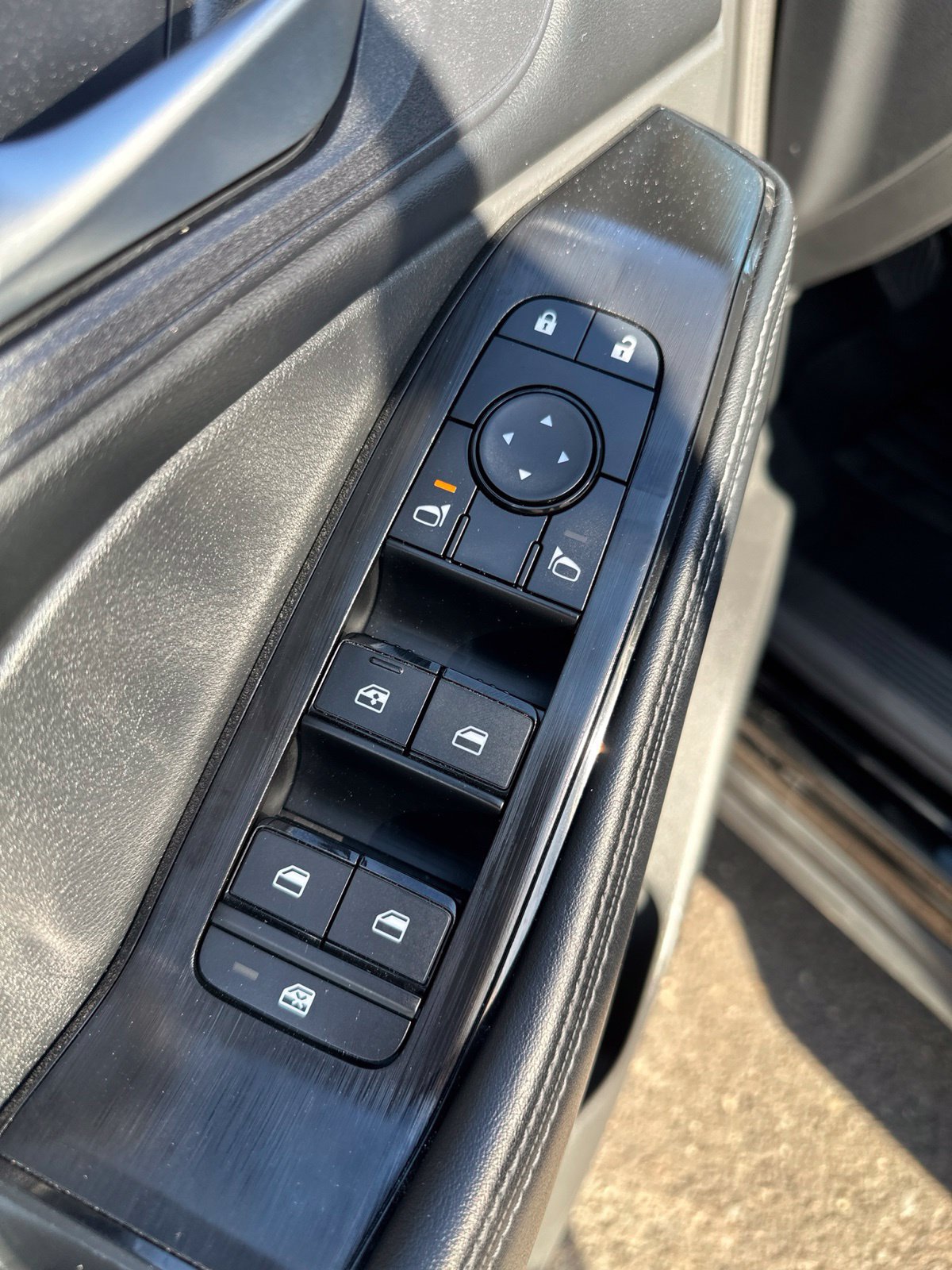 Certified 2025 Nissan Rogue SV AWD/4WD image 13