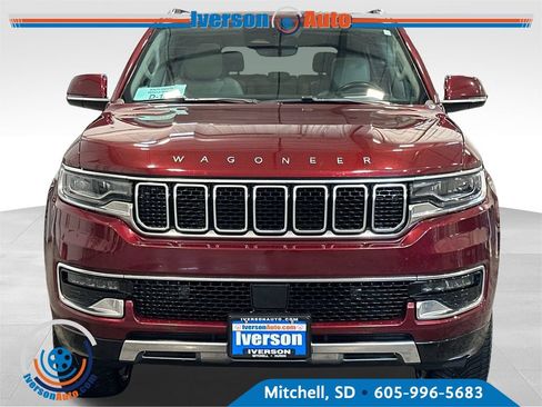 Used 2022 Jeep Wagoneer Series III w/ Premium Group I AWD/4WD image 3