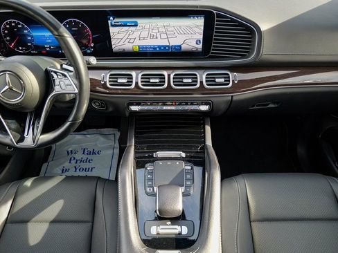 Used 2025 Mercedes-Benz GLS 450 4MATIC image 46