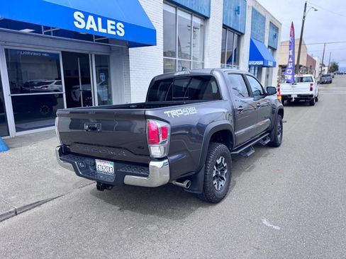 Used 2023 Toyota Tacoma TRD Off-Road AWD/4WD image 19