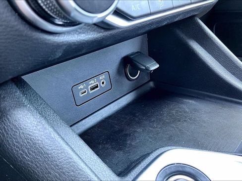 Used 2022 Nissan Sentra SV FWD image 32