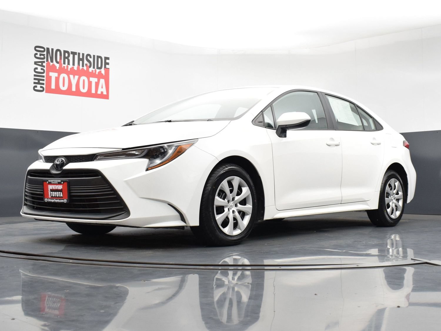 Used 2025 Toyota Corolla LE FWD image 30