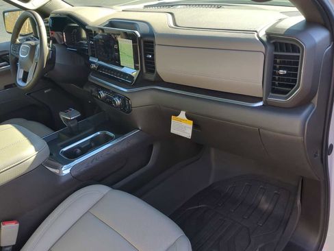 Used 2025 GMC Sierra 1500 SLT w/ SLT Premium Plus Package image 29