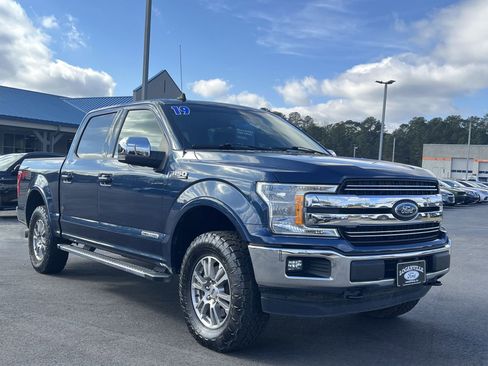 Used 2019 Ford F150 Lariat w/ Trailer Tow Package image 4