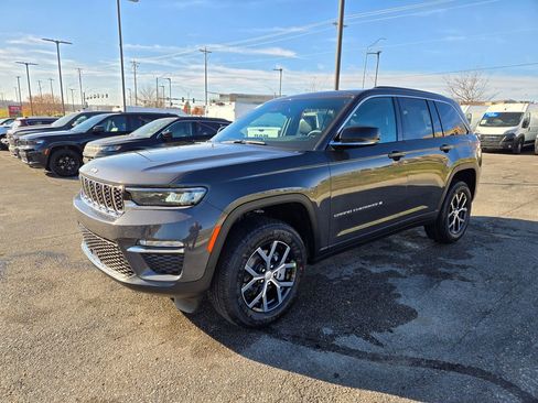 New 2025 Jeep Grand Cherokee Limited image 8