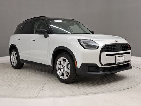 Certified 2025 MINI Cooper Countryman S w/ Comfort Package Max AWD/4WD image 5