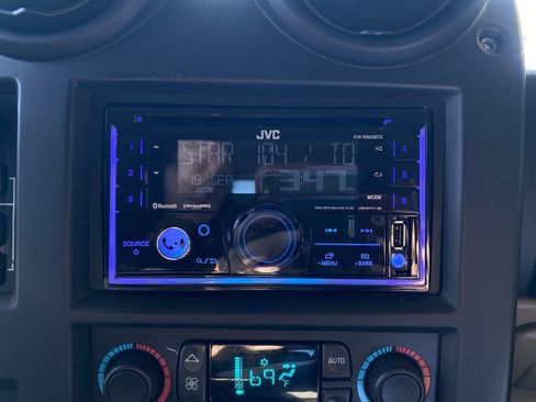 Used 2005 HUMMER H2 w/ Preferred Equipment Group image 5