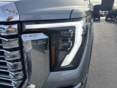 New 2026 GMC Sierra 2500 Denali image 9