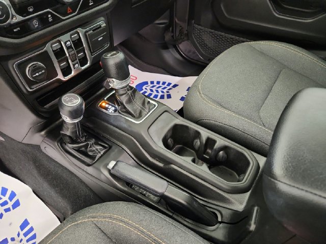 Used 2024 Jeep Wrangler Unlimited Sport AWD/4WD image 16