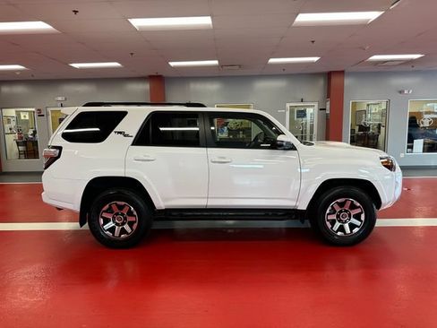 Used 2024 Toyota 4Runner TRD Off-Road Premium w/ Off Road Premium Plus Package AWD/4WD image 3