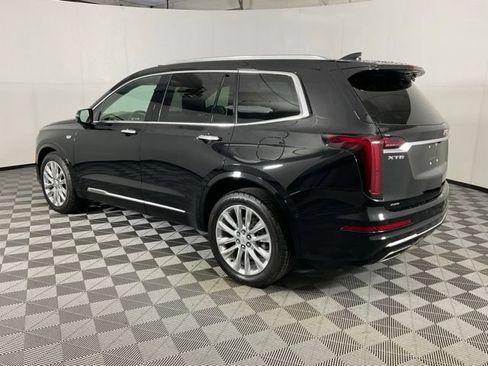 Used 2020 Cadillac XT6 Premium Luxury w/ Platinum Package AWD/4WD image 4